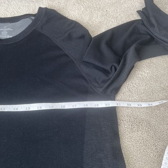 Fabletics Training Day Long Sleeve Tee Shirt Mens XL Black Stretch Performance - Picture 4 of 6